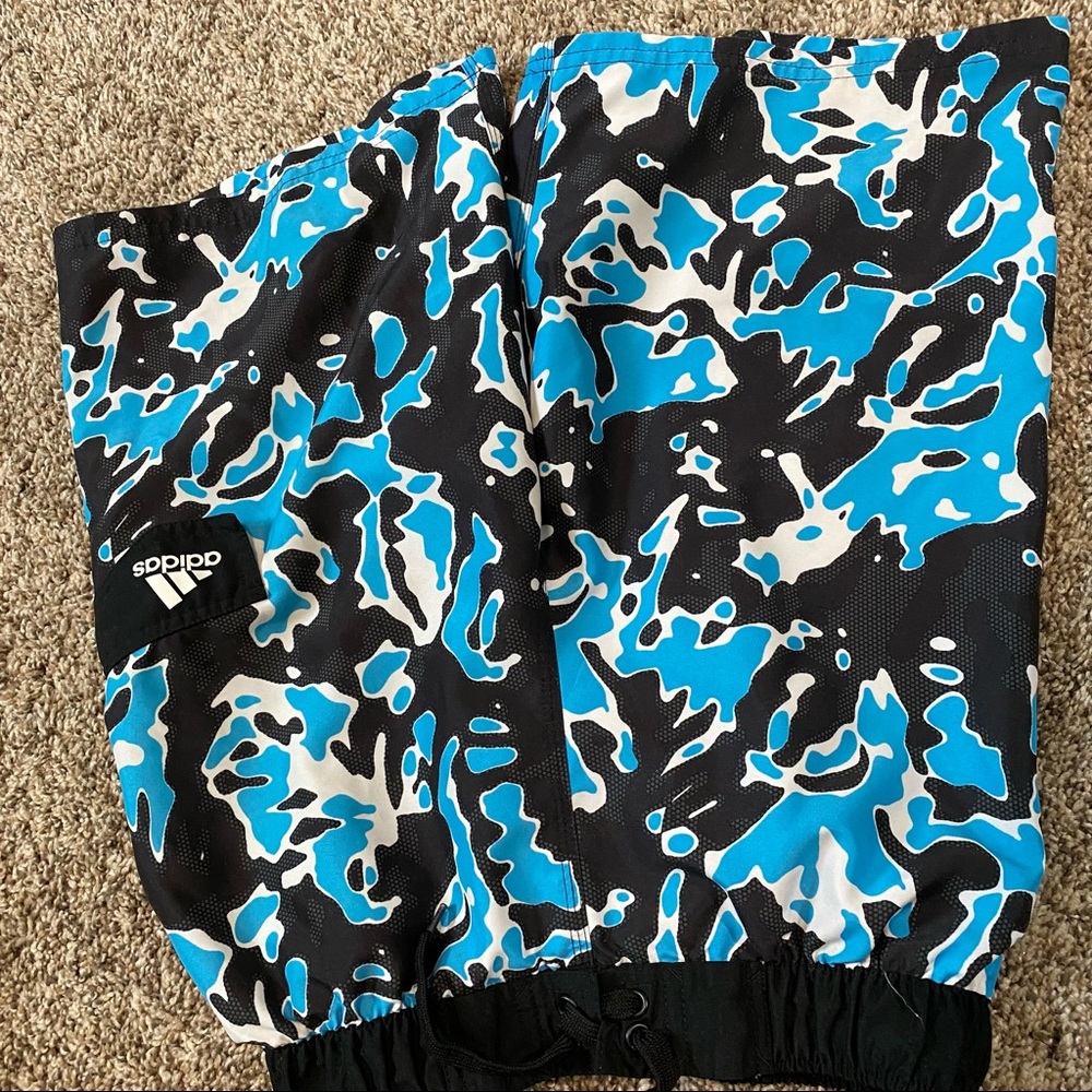ADIDAS BLUE CAMO SWIM TRUNKS SIZE L